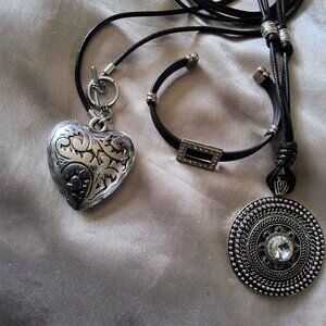 Vintage Hearts, C1946 Medaillon Pendant and bracelet black